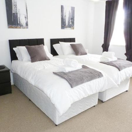 8 Cathedral Street Apartment ดังเคลด์ ภายนอก รูปภาพ